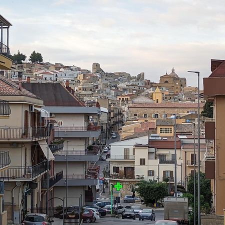 Appartamento "Rina Centro Sicilia" Pietraperzia Exterior foto