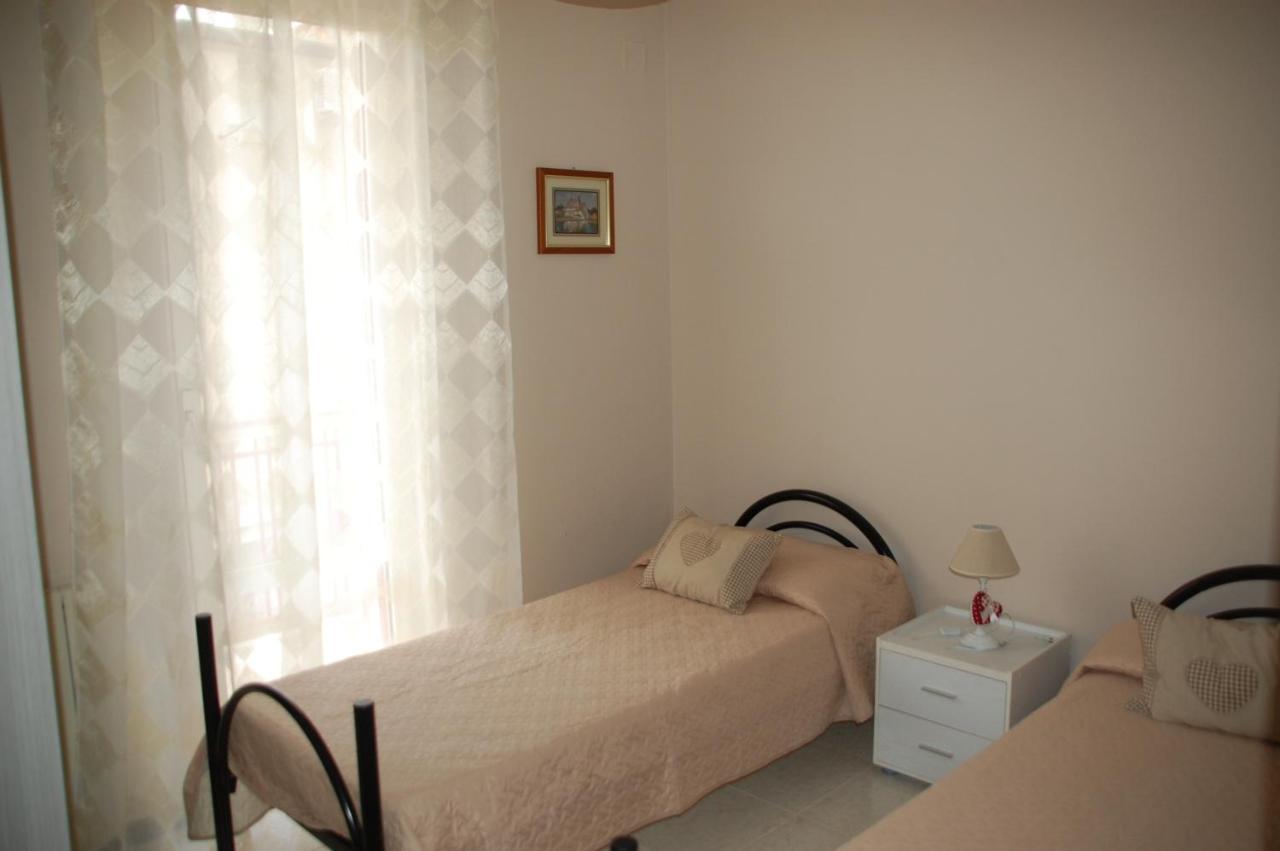 Appartamento "Rina Centro Sicilia" Pietraperzia Exterior foto